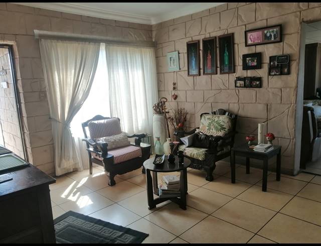 3 BEDROOM HOUSE FOR SALE IN BONANNE